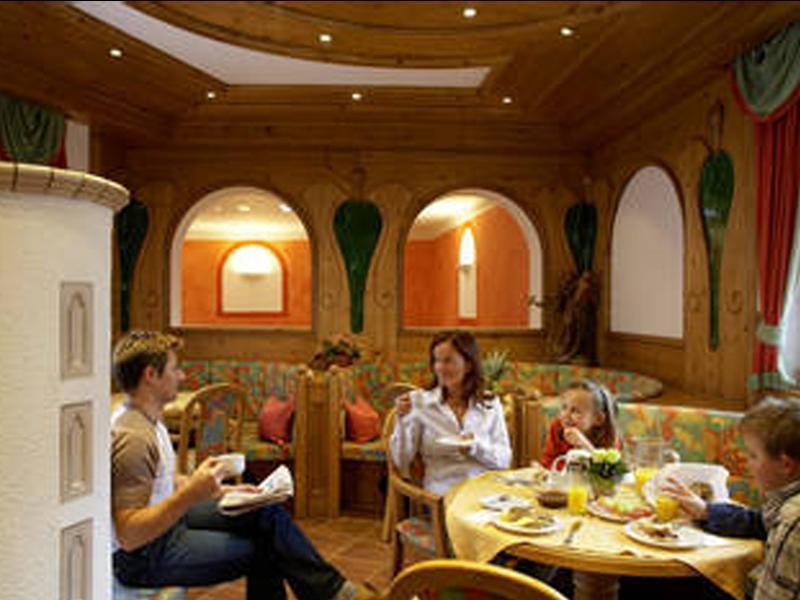 Ferienhotel Hoppet Hart im Zillertal Exteriör bild